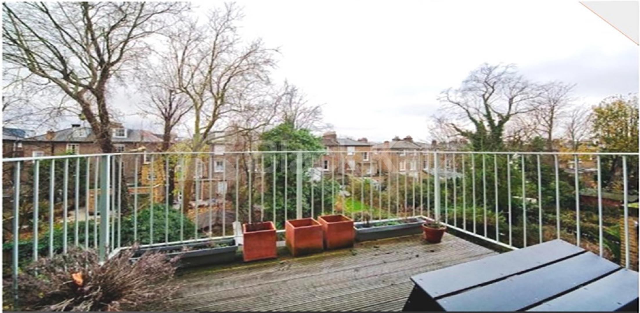 			LARGE 3 / 4 BED ON A TREE LINED STREET!, 4 Bedroom, 1 bath, 1 reception Flat			 Gaisford Street, KENTISH TOWN